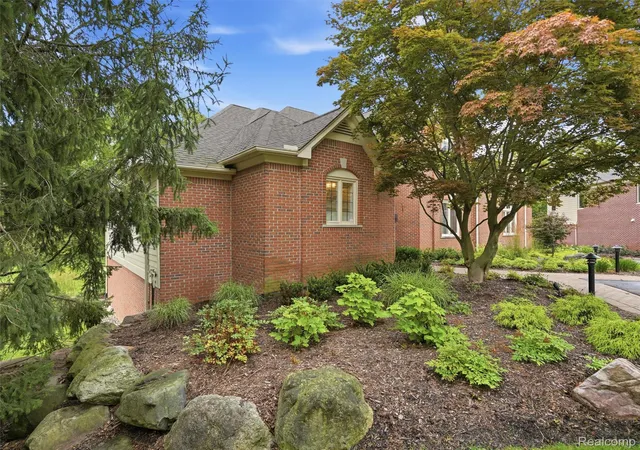 Photo 2 of Condo for sale at 3030 W Ridge Ct, Bloomfield Hills, MI 48302 | MLS# 20261066264 | Listing updated on 2026-09-14