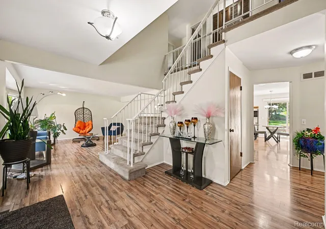 Photo 2 of Single family home for sale at 29579 Kings Pointe Ct, Farmington Hills, MI 48331 | MLS# 20261066434 | Listing updated on 2026-09-19