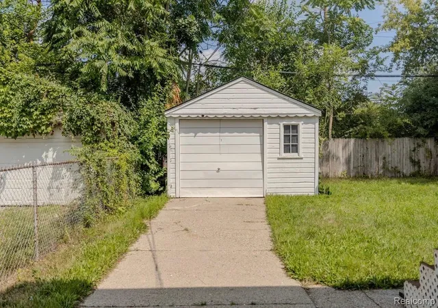 Photo 3 of Single family home for sale at 3560 Guilford St, Detroit, MI 48224 | MLS# 20261066452 | Listing updated on 2026-09-03
