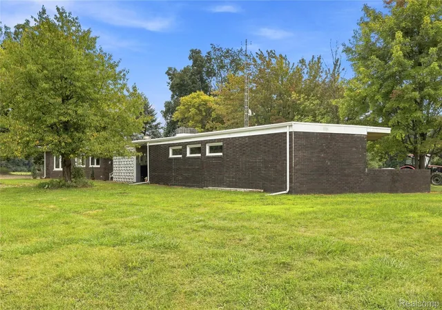 Photo 3 of Single family home for sale at 7386 Dean Rd, Fenton, MI 48430 | MLS# 20261066560 | Listing updated on 2026-09-16