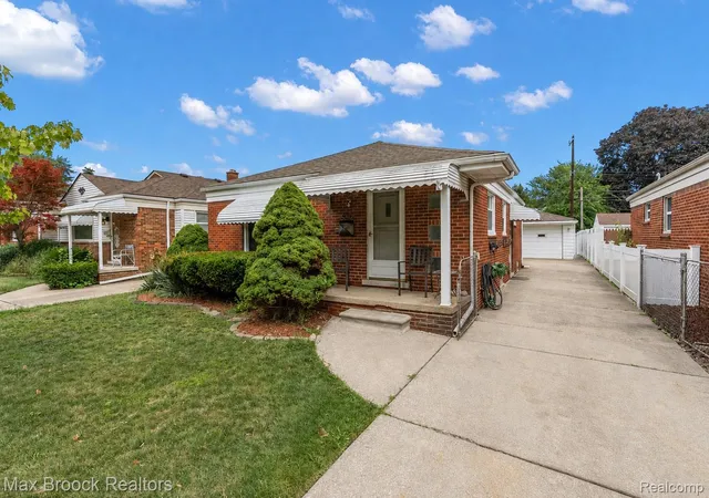Photo 1 of Sale Pending at 15812 Hanover Ave, Allen Park, MI 48101 | MLS# 20261066580 | Listing updated on 2026-09-19
