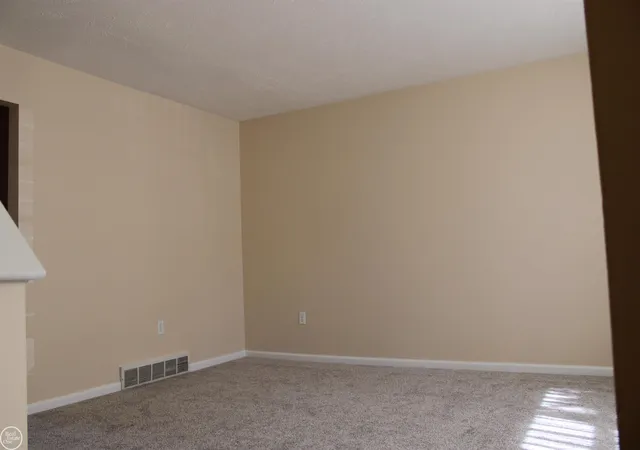 Photo 3 of Single family home for sale at 45731 Kensington St, Utica, MI 48317 | MLS# 58050219197 | Listing updated on 2026-10-05