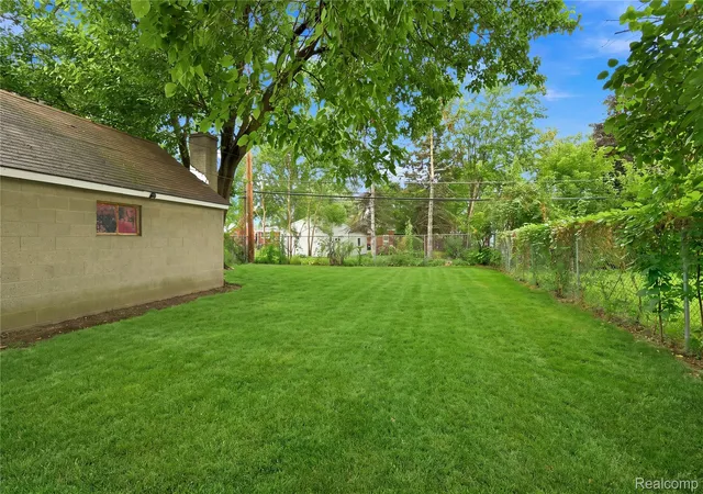 Photo 26 of Single family home for sale at 21927 Curie Ave, Warren, MI 48091 | MLS# 20261066651 | Listing updated on 2026-10-06