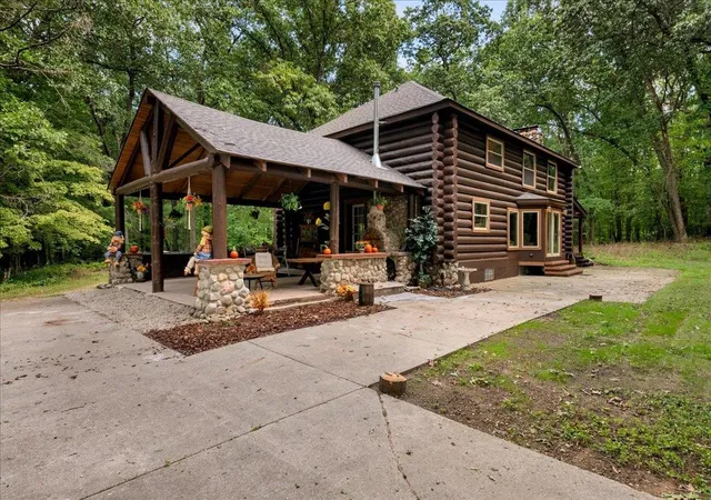 Photo 1 of Single family home for sale at 9505 Joel Rd, Holly, MI 48442 | MLS# 58050219287 | Listing updated on 2026-10-12