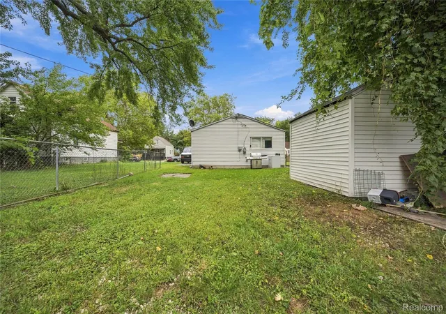 Photo 4 of Single family home for sale at 1444 S Liddesdale St, Detroit, MI 48217 | MLS# 20261066852 | Listing updated on 2026-10-05