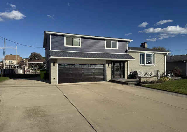 Photo 3 of Single family home for sale at 39228 Venetian Dr, Harrison Charter Township Macomb, MI 48045 | MLS# 58050219320 | Listing updated on 2026-10-09