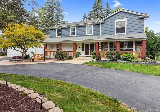 Photo 3 of Single family home for sale at 5076 Watergate Rd, West Bloomfield, MI 48323 | MLS# 20261066895 | Listing updated on 2026-10-21