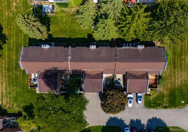 Photo 3 of Condo for sale at 418 Willow Grv Ln, Rochester Hills, MI 48307 | MLS# 20261066988 | Listing updated on 2026-09-08