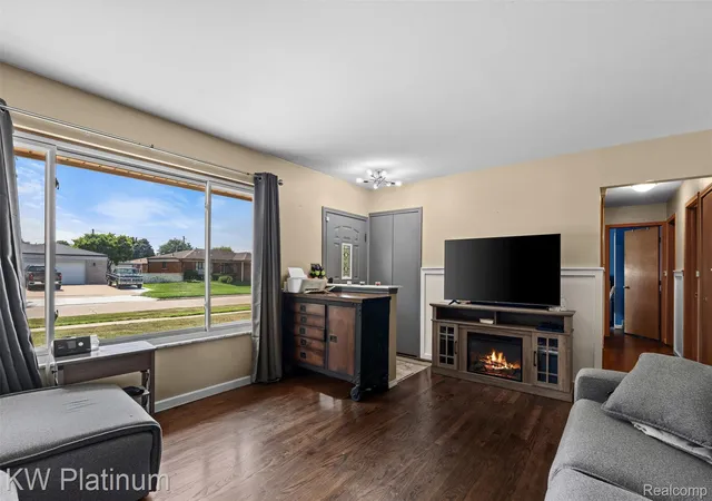Photo 2 of Single family home for sale at 15003 Jenny Dr, Warren City Macomb, MI 48088 | MLS# 20261067018 | Listing updated on 2026-09-17