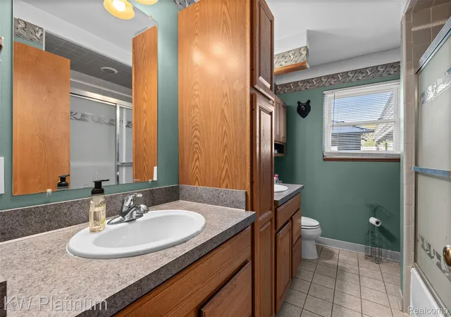 Photo 4 of Single family home for sale at 15003 Jenny Dr, Warren City Macomb, MI 48088 | MLS# 20261067018 | Listing updated on 2026-09-17