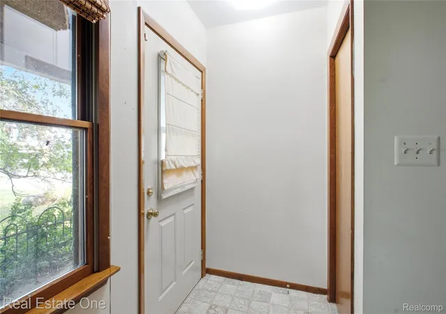 Photo 2 of Single family home for sale at 5431 Putnam Dr, West Bloomfield, MI 48323 | MLS# 20261067063 | Listing updated on 2026-09-05