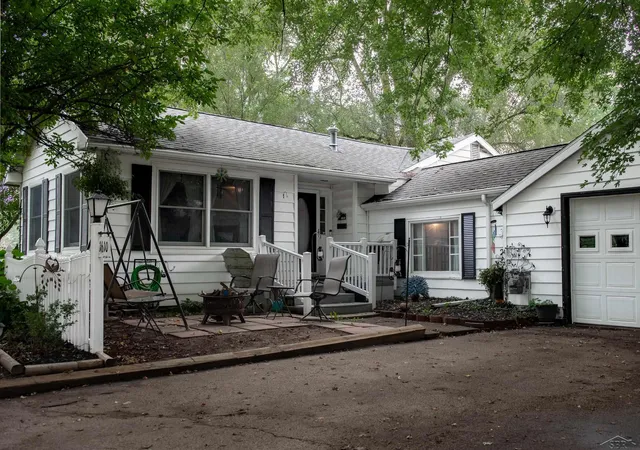 Photo 3 of Single family home for sale at 1610 E Ashman St, Midland City Midland, MI 48642 | MLS# 61050219396 | Listing updated on 2026-09-09