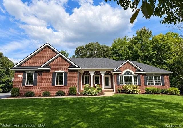 Photo 1 of Sale Pending at 2126 Moorlands View, Howell, MI 48855 | MLS# 20261067101 | Listing updated on 2026-09-13
