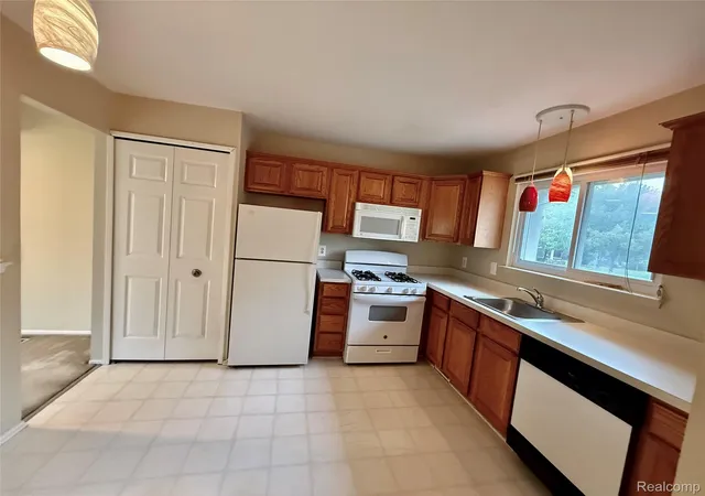 Photo 4 of Condo for sale at 1920 Jan Ct #29, Canton, MI 48187 | MLS# 20261067113 | Listing updated on 2026-09-15