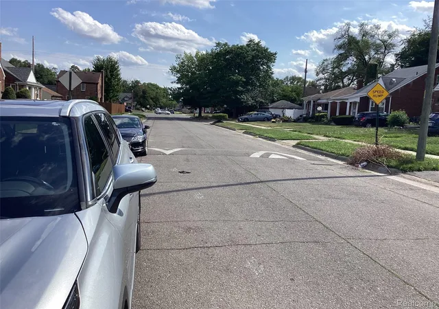 Photo 2 of Single family home for sale at 17563 S Mansfield St, Detroit City Wayne, MI 48235 | MLS# 20261067129 | Listing updated on 2026-09-11