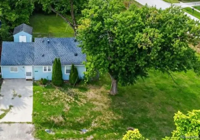 Photo 1 of Single family home for sale at 2070 Harwine St, Flint Charter Township Genesee, MI 48532 | MLS# 20261067187 | Listing updated on 2026-09-16
