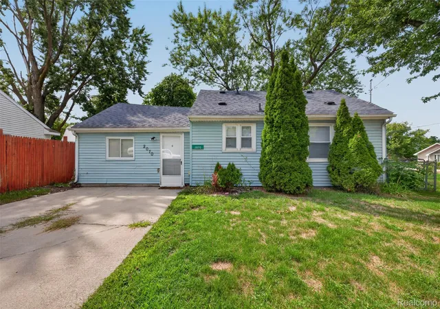 Photo 2 of Single family home for sale at 2070 Harwine St, Flint Charter Township Genesee, MI 48532 | MLS# 20261067187 | Listing updated on 2026-09-16