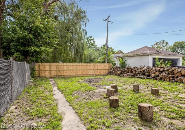 Photo 4 of Single family home for sale at 19642 Anvil St, Detroit City Wayne, MI 48205 | MLS# 20261067196 | Listing updated on 2026-09-22
