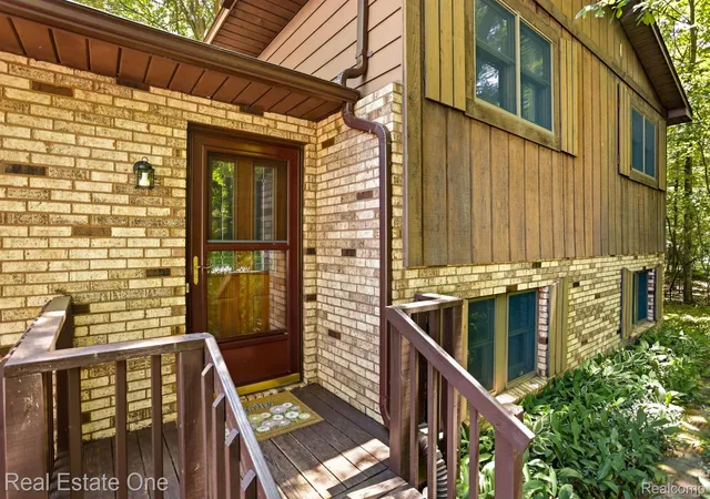 Photo 2 of Single family home for sale at 6218 Sturgeon Creek Pkwy, Midland City Midland, MI 48640 | MLS# 20261067289 | Listing updated on 2026-09-17