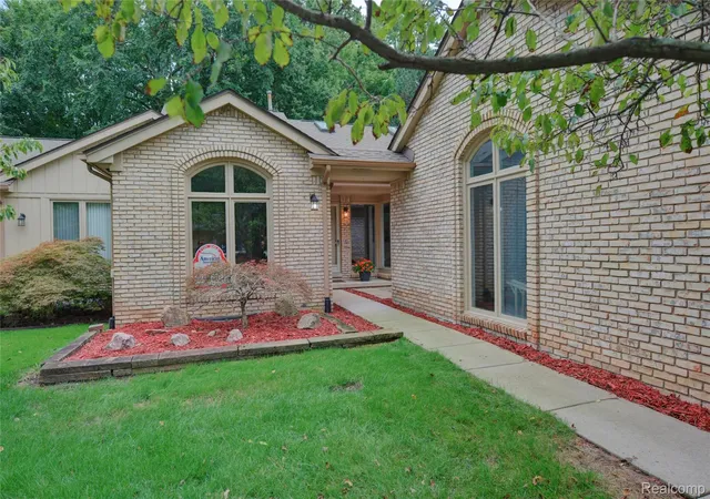 Photo 2 of Condo for sale at 43164 W Kirkwood Dr, Clinton Township, MI 48038 | MLS# 20261067320 | Listing updated on 2026-10-17