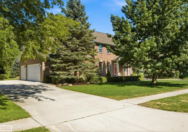 Photo 2 of Single family home for sale at 3276 Shorewood Ave, Fort Gratiot Charter Township St Clair, MI 48060 | MLS# 58050219519 | Listing updated on 2026-09-09