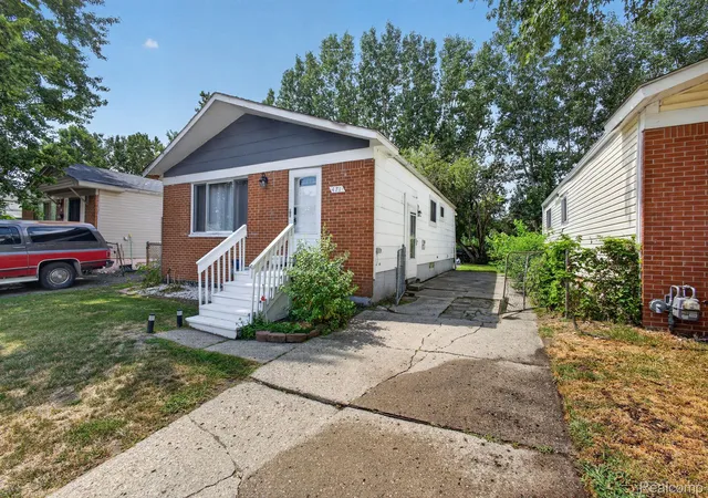 Photo 2 of Single family home for sale at 471 Tennessee St, Detroit City Wayne, MI 48215 | MLS# 20261067448 | Listing updated on 2026-09-09