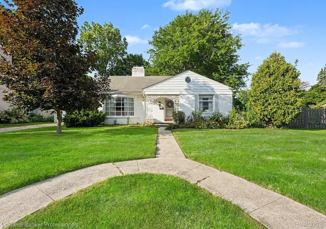 Photo 1 of Single family home for sale at 16 Hawthorne Rd, Village Of Grosse Pointe Shores City Wayne, MI 48236 | MLS# 20261067480 | Listing updated on 2026-10-18