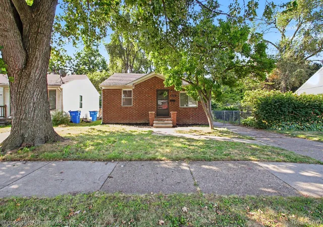 Photo 3 of Single family home for sale at 8154 Prospect Ave, Warren City Macomb, MI 48089 | MLS# 20261067492 | Listing updated on 2026-09-16