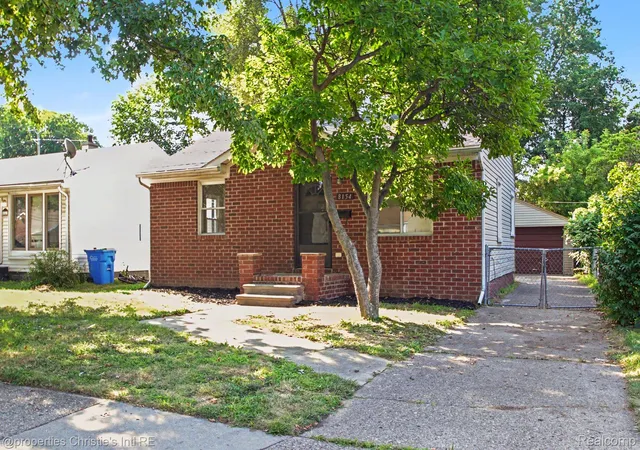 Photo 3 of Single family home for sale at 8154 Prospect Ave, Warren City Macomb, MI 48089 | MLS# 20261067492 | Listing updated on 2026-09-16