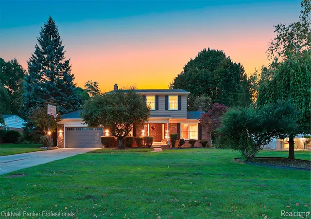 Photo 1 of Single family home for sale at 561 Fox River Dr, Bloomfield Hills, MI 48304 | MLS# 20261067491 | Listing updated on 2026-10-25