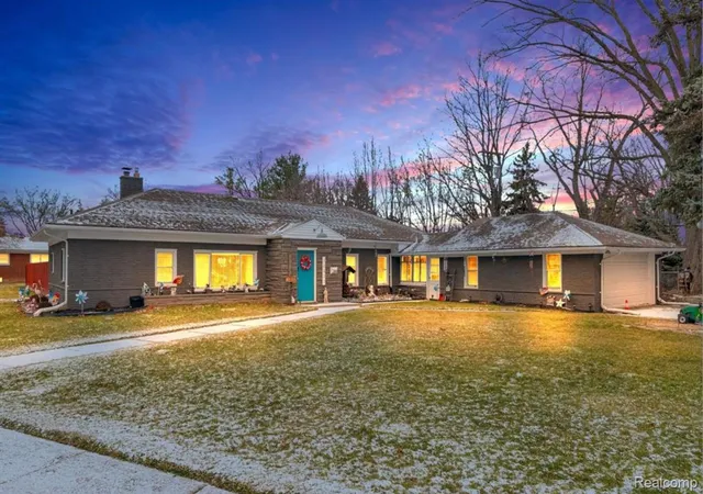 Photo 1 of Sale Pending at 16423 Admiral, Fraser City Macomb, MI 48026 | MLS# 20261067527 | Listing updated on 2026-09-17