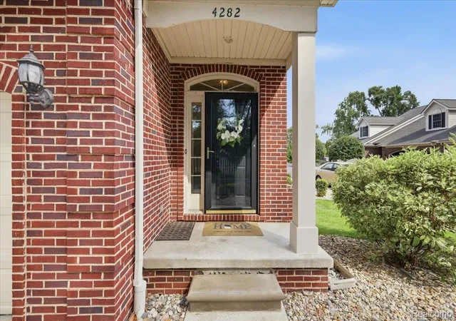 Photo 3 of Condo for sale at 4282 Elden Pl, Waterford, MI 48329 | MLS# 20261067533 | Listing updated on 2026-09-04