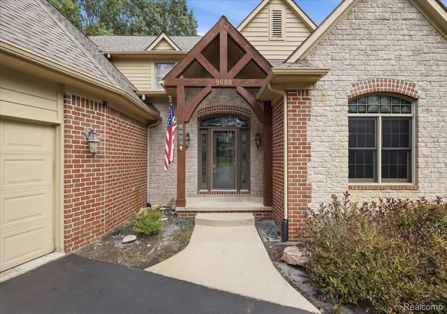 Photo 3 of Single family home for sale at 9688 Kingston Pointe Dr, Clarkston, MI 48348 | MLS# 20261067562 | Listing updated on 2026-09-11