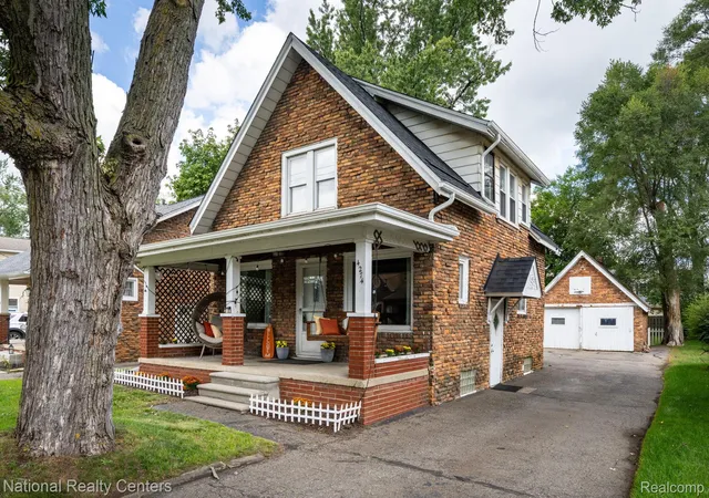 Photo 2 of Single family home for sale at 4274 Linda Ct, Waterford, MI 48329 | MLS# 20261067592 | Listing updated on 2026-09-16