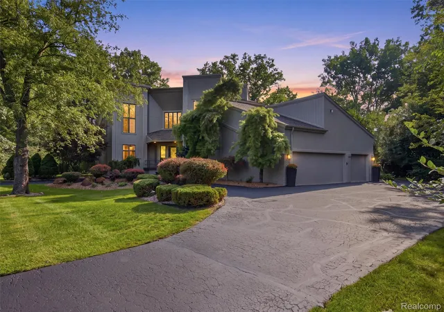 Photo 3 of Single family home for sale at 1250 Sunniwood Pl, Oakland Charter Township Oakland, MI 48306 | MLS# 20261067667 | Listing updated on 2026-10-19