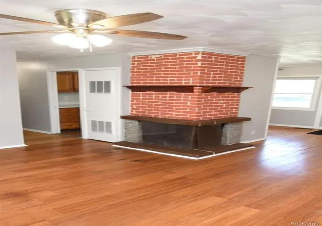 Photo 3 of Single family home for sale at 1935 Carmanbrook Parkway, Flint City Genesee, MI 48507 | MLS# 20261067675 | Listing updated on 2026-09-10
