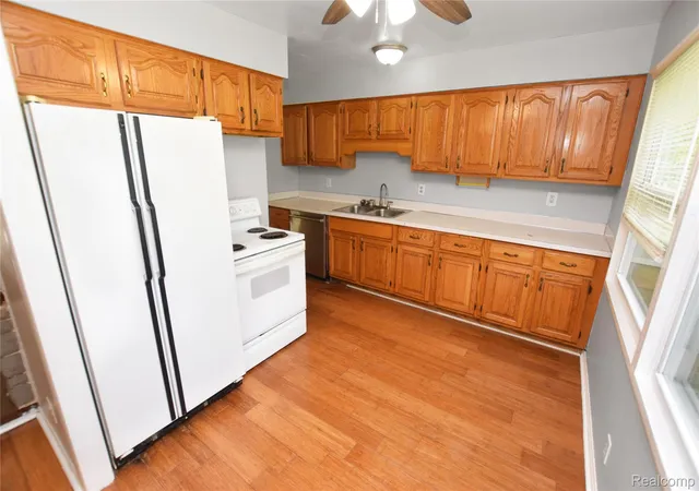 Photo 4 of Single family home for sale at 1935 Carmanbrook Parkway, Flint City Genesee, MI 48507 | MLS# 20261067675 | Listing updated on 2026-09-10