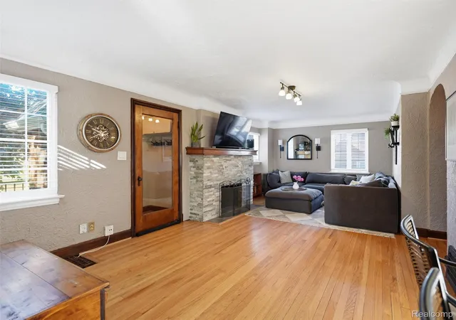 Photo 3 of Single family home for sale at 23729 Joy St, Saint Clair Shores, MI 48082 | MLS# 20261067682 | Listing updated on 2026-09-11