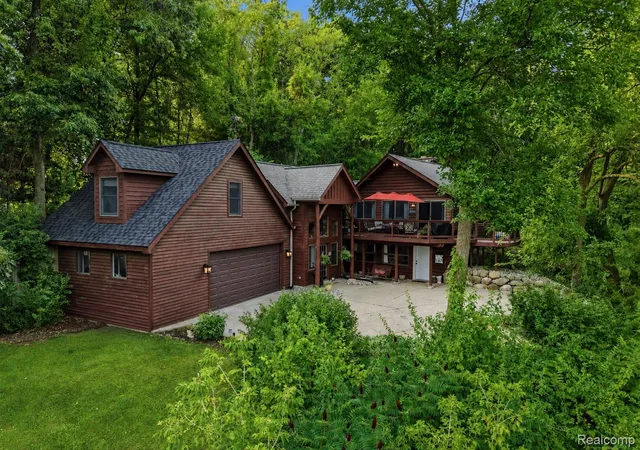 Photo 1 of Single family home for sale at 9317 Lovejoy Rd, Deerfield Township Livingston, MI 48451 | MLS# 20261067853 | Listing updated on 2026-10-11