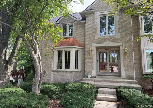 Photo 2 of Single family home for sale at 1594 Arbor Crk Dr, Rochester Hills, MI 48306 | MLS# 20261067867 | Listing updated on 2026-09-06