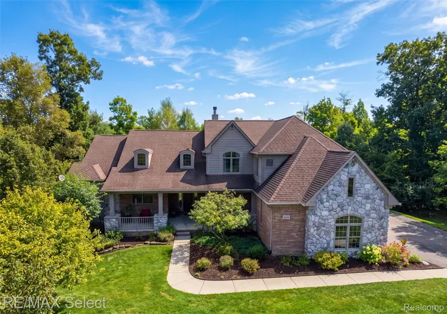 Photo 2 of Single family home for sale at 10454 Heron Ct, Fenton, MI 48430 | MLS# 20261067923 | Listing updated on 2026-09-04