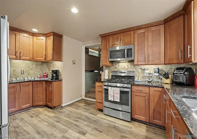 Photo 2 of Single family home for sale at 1869 Middle Trl Rd, Commerce Township, MI 48390 | MLS# 20261067951 | Listing updated on 2026-09-06
