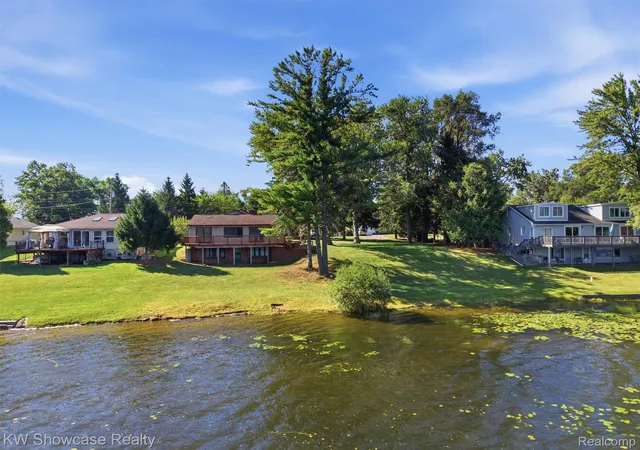Single family home for sale at 1675 Highland Park Dr, Highland, MI 48356 | MLS# 20261067964