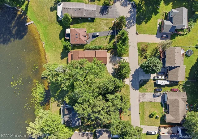 Photo 3 of Single family home for sale at 1675 Highland Park Dr, Highland, MI 48356 | MLS# 20261067964 | Listing updated on 2026-10-18