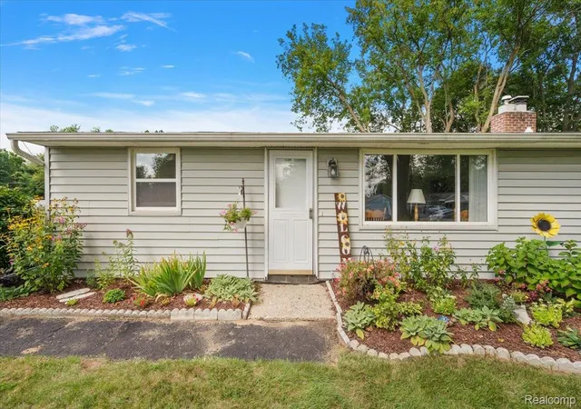 Photo 3 of Single family home for sale at 5011 Cecelia Ann Ave, Clarkston, MI 48346 | MLS# 20261068028 | Listing updated on 2026-09-11