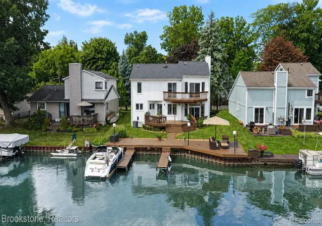 Photo 1 of Single family home for sale at 1839 Rustic, Keego Harbor, MI 48320 | MLS# 20261068039 | Listing updated on 2026-09-16