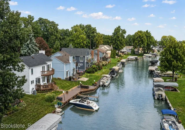 Photo 4 of Single family home for sale at 1839 Rustic, Keego Harbor, MI 48320 | MLS# 20261068039 | Listing updated on 2026-09-16