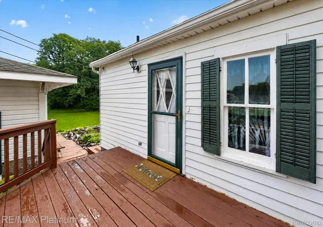 Photo 3 of Single family home for sale at 8045 Chilson Rd, Pinckney, MI 48169 | MLS# 20261068049 | Listing updated on 2026-09-16