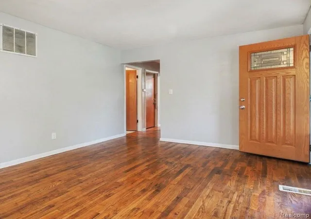 Photo 3 of Single family home for sale at 5082 N Center Rd, Flint, MI 48506 | MLS# 20261068053 | Listing updated on 2026-09-08