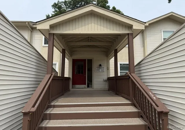 Photo 1 of Condo for sale at 4962 Oak Hill Dr #75, Waterford Charter Township Oakland, MI 48329 | MLS# 20261068110 | Listing updated on 2026-09-11
